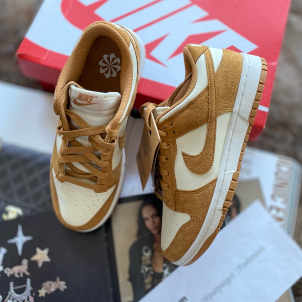 Nike Dunk Low Sneakers - Picture 3 of 16